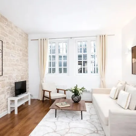 Louvre - Premium For 4 Apartmán