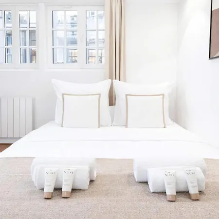 Louvre - Premium For 4 * Paříž